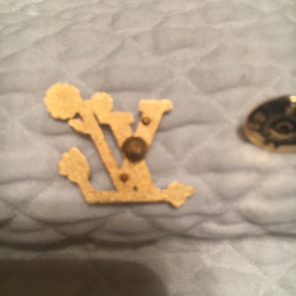 Louis Vuitton Takashi Murakami Moca Hands pin